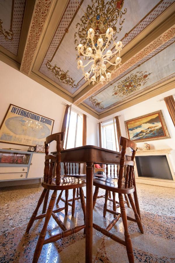 Anna's House *
